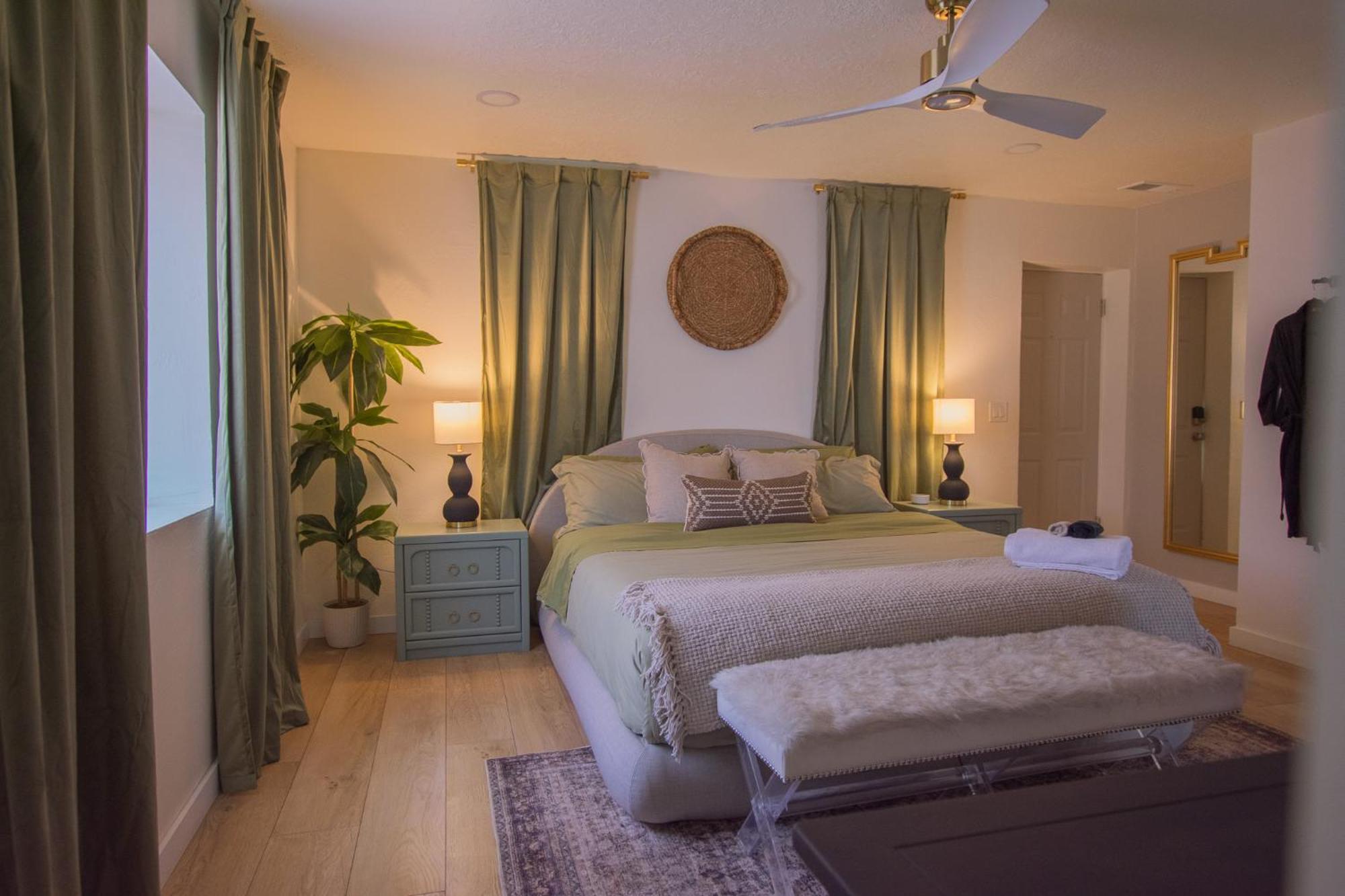 Bohemian Chic An Eclectic Escape-Hot Tub-Pet Friendly-No Pet Fees! Villa Albuquerque Eksteriør bilde