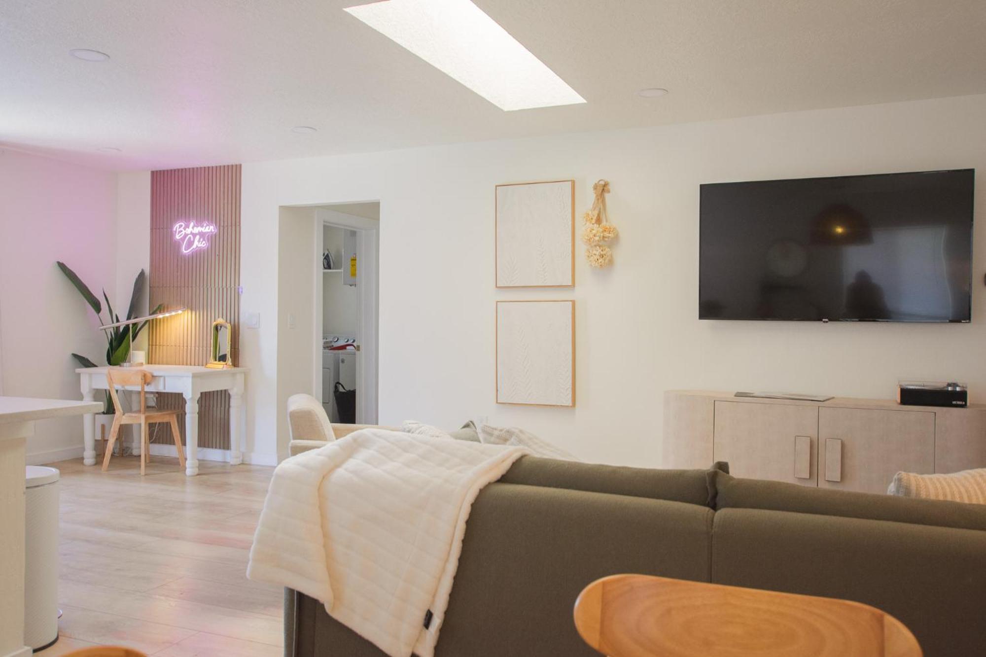Bohemian Chic An Eclectic Escape-Hot Tub-Pet Friendly-No Pet Fees! Villa Albuquerque Eksteriør bilde
