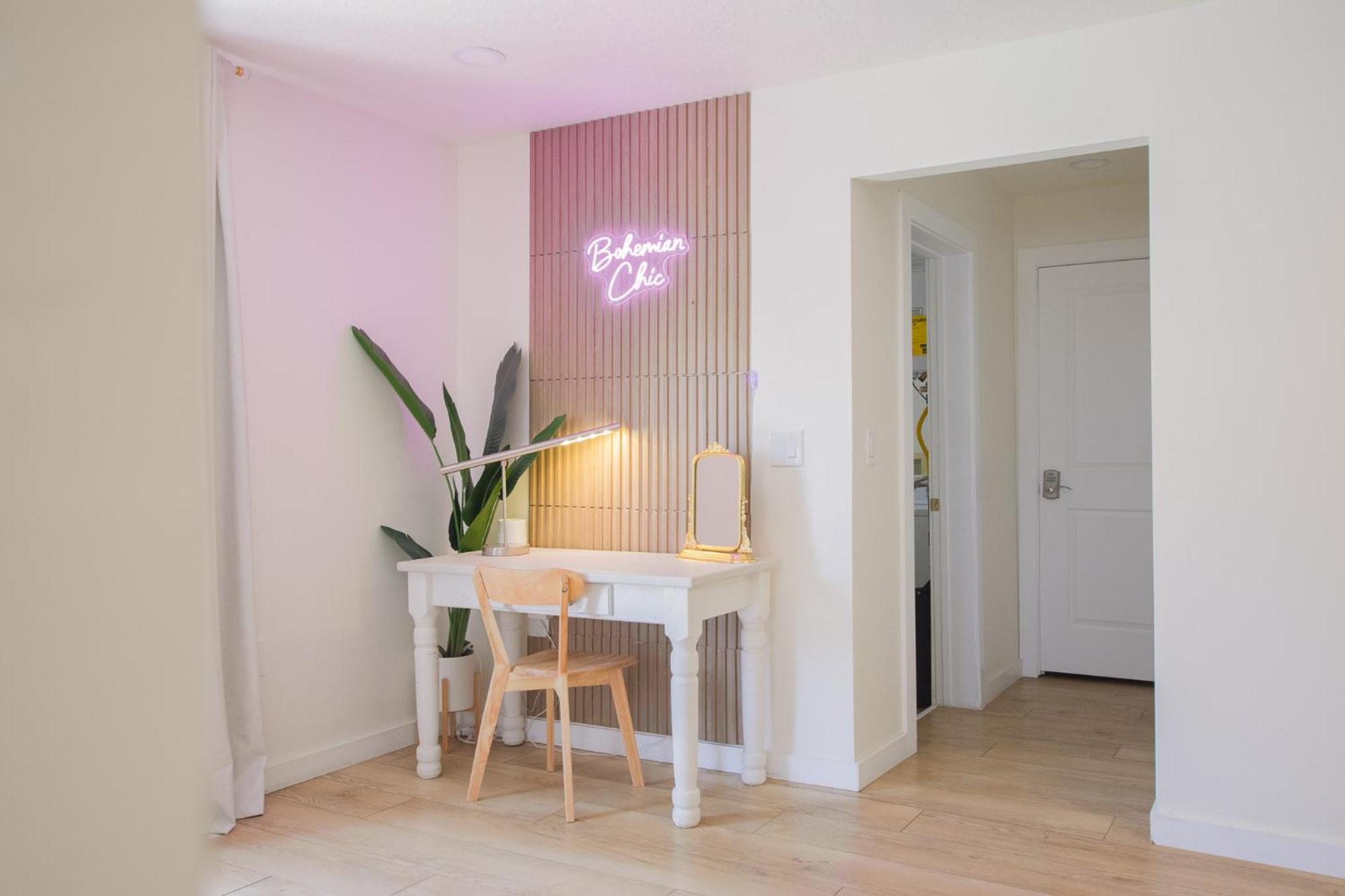 Bohemian Chic An Eclectic Escape-Hot Tub-Pet Friendly-No Pet Fees! Villa Albuquerque Eksteriør bilde