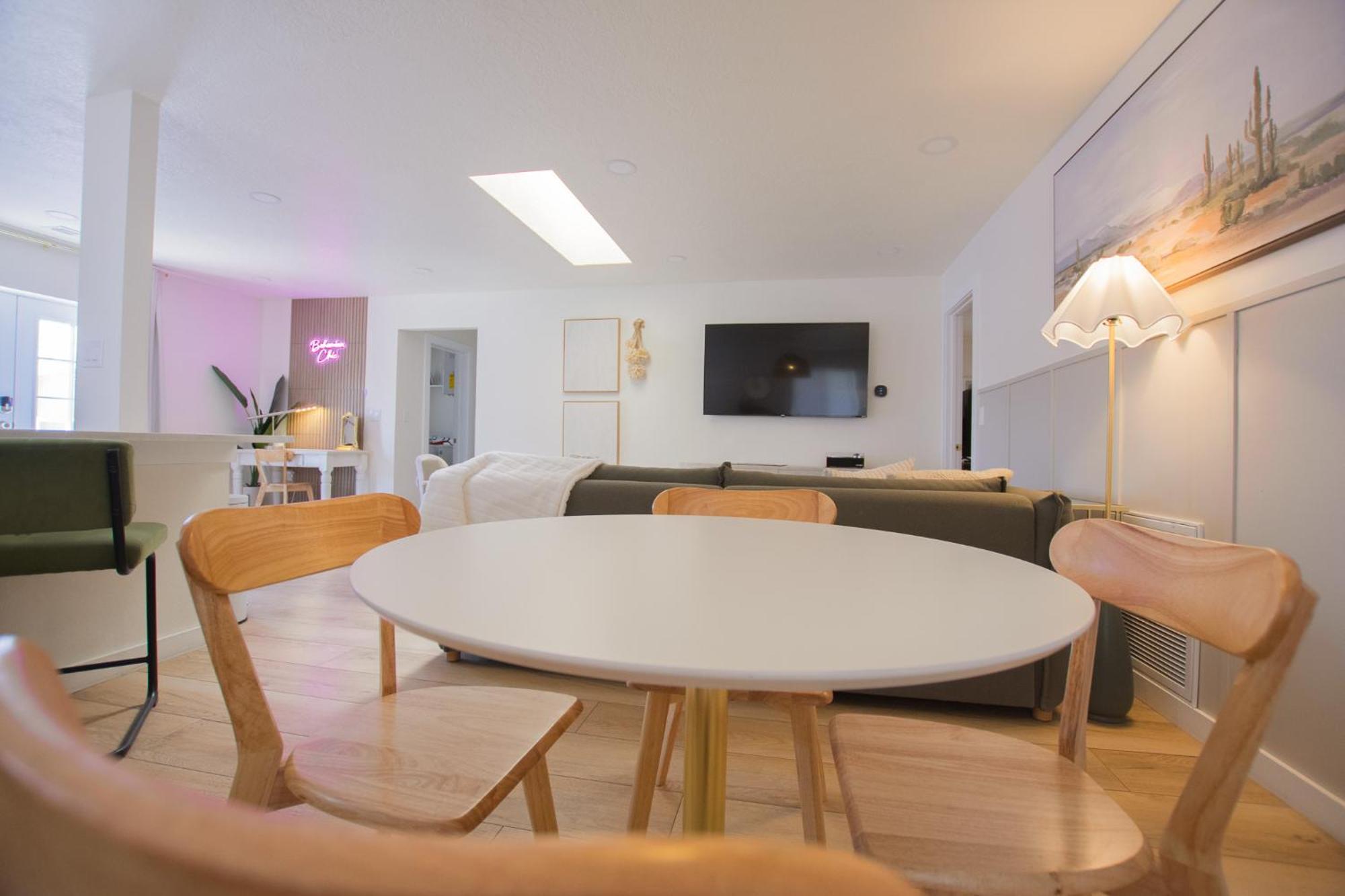 Bohemian Chic An Eclectic Escape-Hot Tub-Pet Friendly-No Pet Fees! Villa Albuquerque Eksteriør bilde