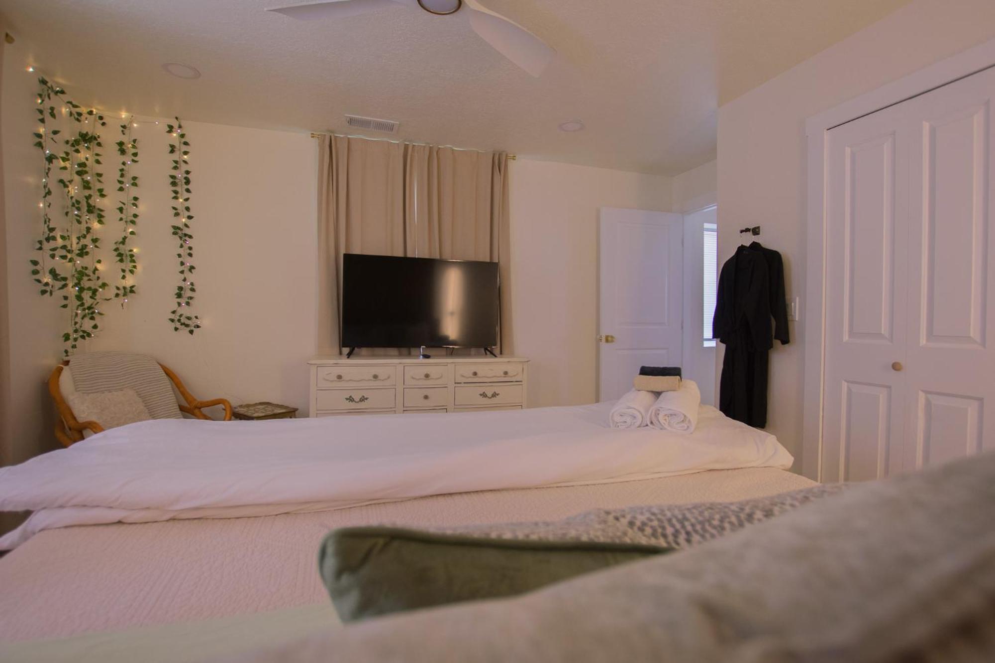 Bohemian Chic An Eclectic Escape-Hot Tub-Pet Friendly-No Pet Fees! Villa Albuquerque Eksteriør bilde