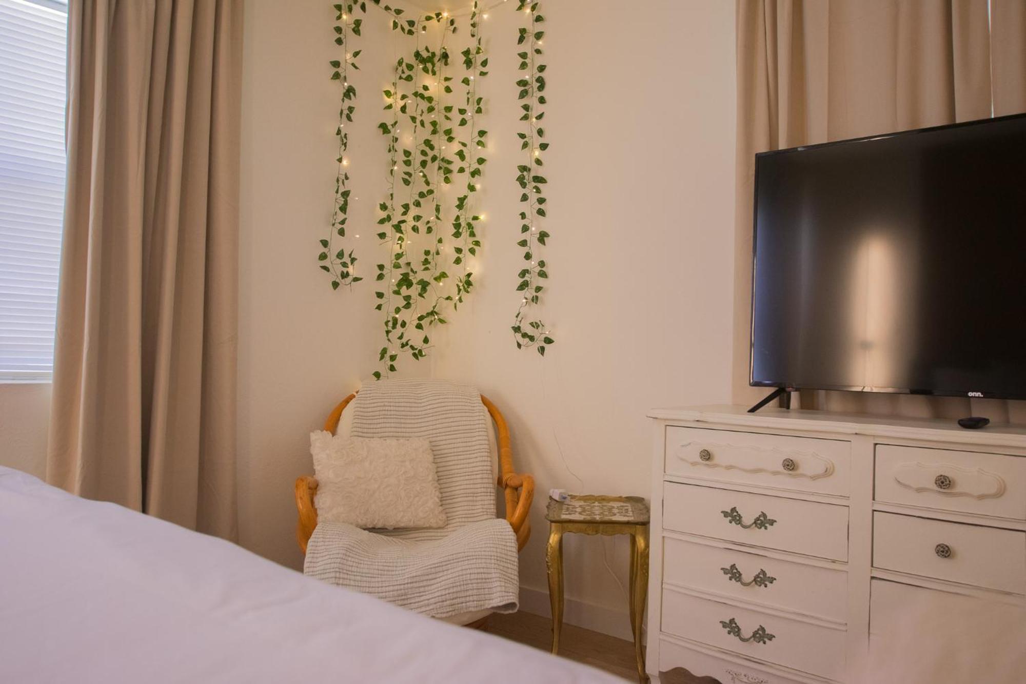 Bohemian Chic An Eclectic Escape-Hot Tub-Pet Friendly-No Pet Fees! Villa Albuquerque Eksteriør bilde